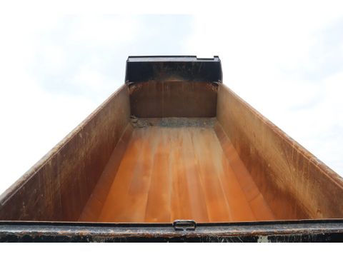 Volvo
| 8X4 | FULL STEEL | BIG AXLES | EXCELLENT CONDITION | Hulleman Trucks & Machinery B.V. [11]