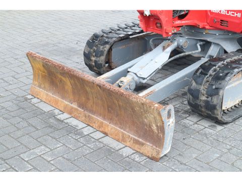Takeuchi
TB 235-2 | TILT COUPLER | 3X BUCKET | HAMMER / SHEAR | Hulleman Trucks & Machinery B.V. [10]