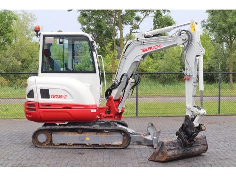 Takeuchi
TB 235-2 | TILT COUPLER | 3X BUCKET | HAMMER / SHEAR | Hulleman Trucks & Machinery B.V. [7]