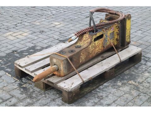 Soosan
SB30II TS-9 | S40 | 2.5 TO 4.5 TON | HYDRAULIC BREAKER | Hulleman Trucks & Machinery B.V. [3]