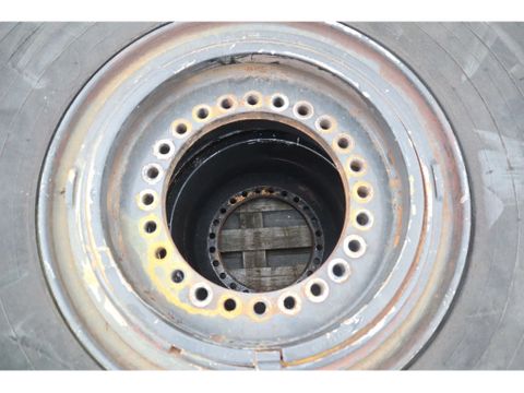 Marangoni
18.00-25 MKS | LIEBHERR 944 | TIRES + RIMS | Hulleman Trucks & Machinery B.V. [13]