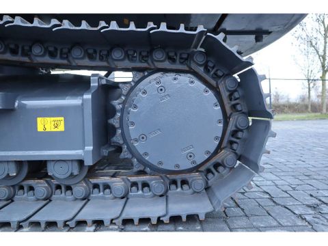 XCMG
XE260E | ROTOTILT R8 | CUMMINS STAGE V | EC250 | SY265 | 326 | Hulleman Trucks & Machinery B.V. [12]