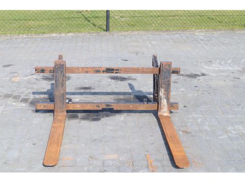 Caterpillar
906 | FORK CARRIAGE | VORKENBORD | GABELN | Hulleman Trucks & Machinery B.V. [2]