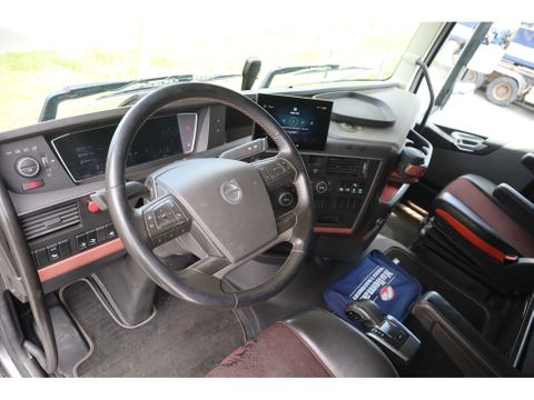 Volvo
| 6X4 | 100 TON | FULL STEEL | RETARDER | PTO | EURO 6 | Hulleman Trucks & Machinery B.V. [18]