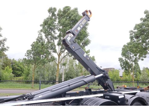Volvo
| 8X2*6 | HIAB HOOKLIFT | 26 TON | EURO 6 | Hulleman Trucks & Machinery B.V. [11]