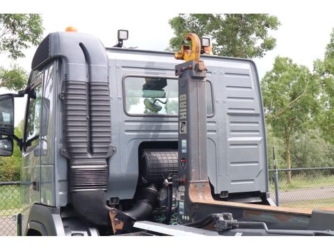 Volvo
| 8X2*6 | HIAB HOOKLIFT | 26 TON | EURO 6 | Hulleman Trucks & Machinery B.V. [14]