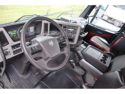 Volvo
| 8X2*6 | HIAB HOOKLIFT | 26 TON | EURO 6 | Hulleman Trucks & Machinery B.V. [17]
