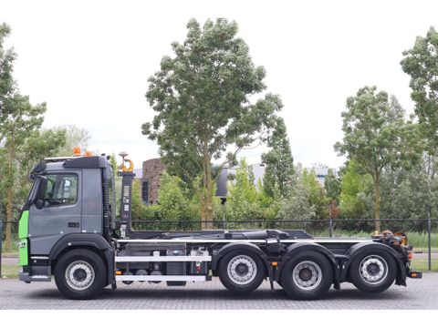 Volvo
| 8X2*6 | HIAB HOOKLIFT | 26 TON | EURO 6 | Hulleman Trucks & Machinery B.V. [8]