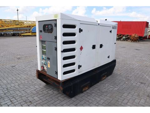 SDMO
R90C3 | 90 KVA | 400 V | Hulleman Trucks & Machinery B.V. [7]