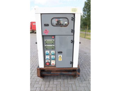 SDMO
R90C3 | 90 KVA | 400 V | Hulleman Trucks & Machinery B.V. [8]