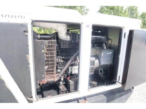SDMO
R90C3 | 90 KVA | 400 V | Hulleman Trucks & Machinery B.V. [9]