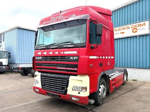 DAF SPACECAB (EURO 4 / ZF16 MANUAL GEARBOX / ZF-INTARDER / FULL SPOILERSET / SIDE SKIRTS / FRIDGE UNDER BED / AIRCONDITIONING) MX-BRAKE / ETC.) | Engel Trucks B.V. [1]