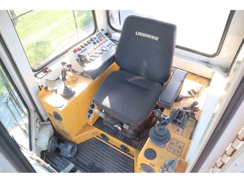 Liebherr
PR732 B-M | AIRCO | GREAT CONDITION | Hulleman Trucks & Machinery B.V. [19]