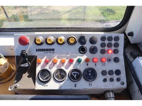 Liebherr
PR732 B-M | AIRCO | GREAT CONDITION | Hulleman Trucks & Machinery B.V. [20]