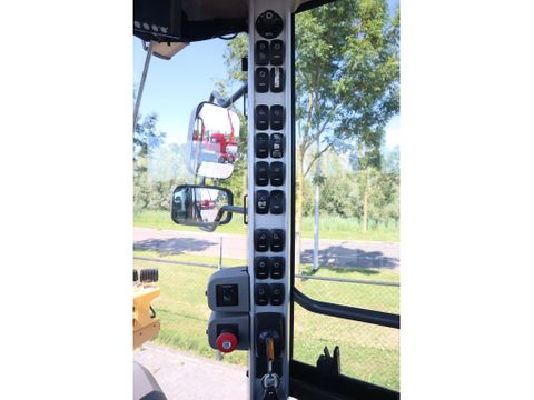 Volvo
L70G BUCKET AIRCO | Hulleman Trucks & Machinery B.V. [21]