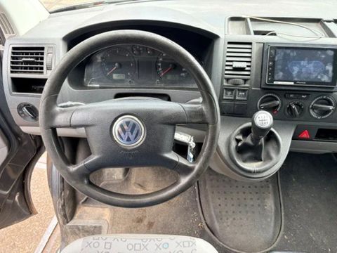 Volkswagen T5 DOUBLE CAB 5-CILINDER (6 GEARS MANUAL GEARBOX / AIRCONDITIONING / 5 SEATS / ETC. | Engel Trucks B.V. [10]