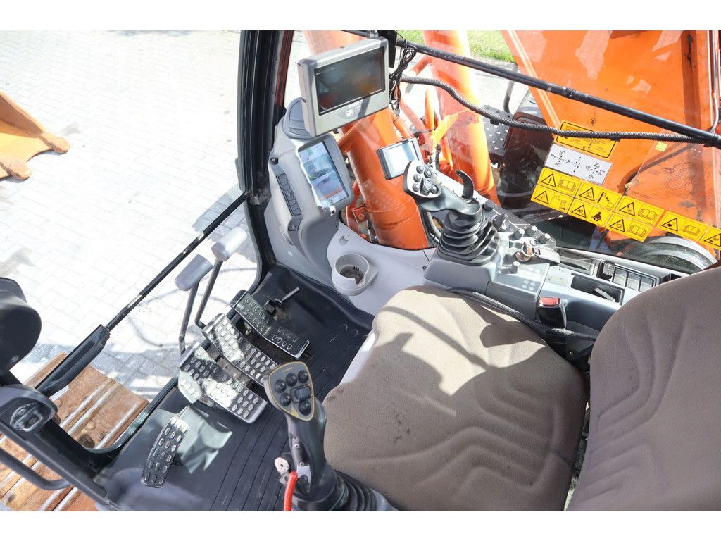 Te koop: Hitachi ZX300 LC-6 | TOOTH BUCKET | QUICK COUPLER