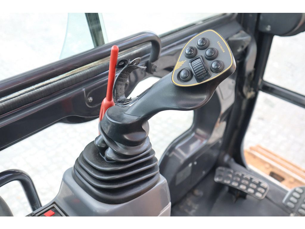 Te koop: Hitachi ZX300 LC-6 | TOOTH BUCKET | QUICK COUPLER