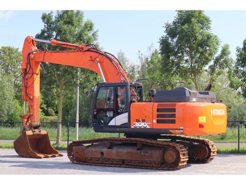Hitachi
ZX300 LC-6 | TOOTH BUCKET | QUICK COUPLER | Hulleman Trucks & Machinery B.V. [3]
