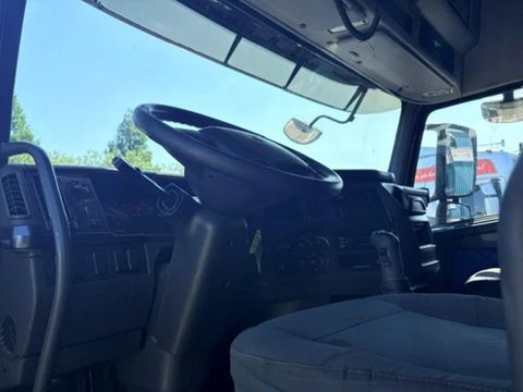 Volvo 460 GLOBETROTTER-XL (12+2 GEARS MANUAL GEARBOX / EURO 5 / VBI-BRAKE / 2x DIESEL TANK / FRIDGE UNDER BED / ETC.) | Engel Trucks B.V. [9]