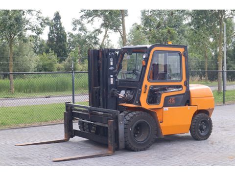 Hangcha
CPCD45 | 4.5 TON | TRIPLEX | SIDESHIFT | SPREADER | Hulleman Trucks & Machinery B.V. [2]
