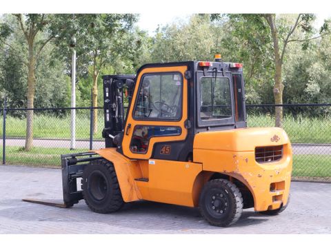 Hangcha
CPCD45 | 4.5 TON | TRIPLEX | SIDESHIFT | SPREADER | Hulleman Trucks & Machinery B.V. [3]