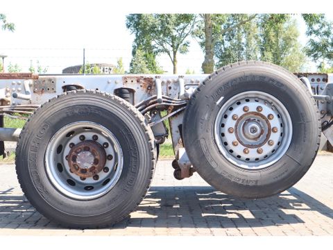 Volvo
4X4+1 CHASSIS EURO 3 FULL STEEL SUSPENSION (6X4) | Hulleman Trucks & Machinery B.V. [13]