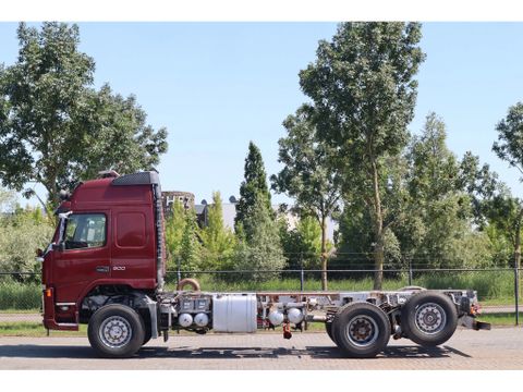 Volvo
4X4+1 CHASSIS EURO 3 FULL STEEL SUSPENSION (6X4) | Hulleman Trucks & Machinery B.V. [2]