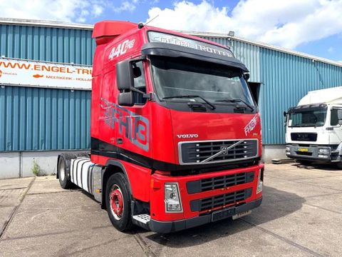 Volvo GLOBETROTTER (12+2 GEARS MANUAL GEARBOX / EURO 5 / VBI-BRAKE / 2x TANK / AIRCONDITIONING / FRIDGE UNDER BED) | Engel Trucks B.V. [2]