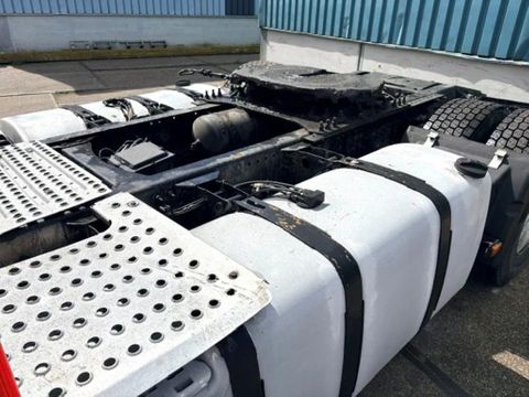 Volvo GLOBETROTTER (12+2 GEARS MANUAL GEARBOX / EURO 5 / VBI-BRAKE / 2x TANK / AIRCONDITIONING / FRIDGE UNDER BED) | Engel Trucks B.V. [7]