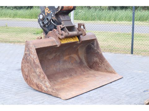 Doosan
DX180LC-5 | TILT Q/C | BUCKET | PRESSURE CAB | DUTCH | Hulleman Trucks & Machinery B.V. [13]