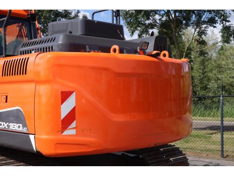 Doosan
DX180LC-5 | TILT Q/C | BUCKET | PRESSURE CAB | DUTCH | Hulleman Trucks & Machinery B.V. [8]