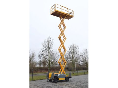Haulotte
COMPACT 12DX | 12 METER | 450 KG | OUTRIGGERS | Hulleman Trucks & Machinery B.V. [8]