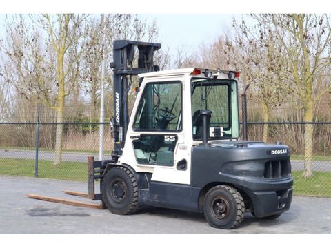 Doosan
D55C-5 | 5500 KG | SIDESHIFT | POSITIONERS | Hulleman Trucks & Machinery B.V. [3]