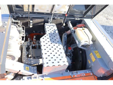 Hitachi
ZX300 LC-7 | ROTOTILT | BUCKET | Hulleman Trucks & Machinery B.V. [15]