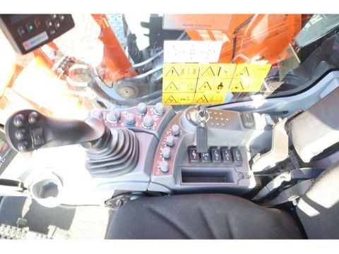 Hitachi
ZX300 LC-7 | ROTOTILT | BUCKET | Hulleman Trucks & Machinery B.V. [17]