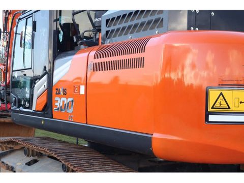 Hitachi
ZX300 LC-7 | ROTOTILT | BUCKET | Hulleman Trucks & Machinery B.V. [7]