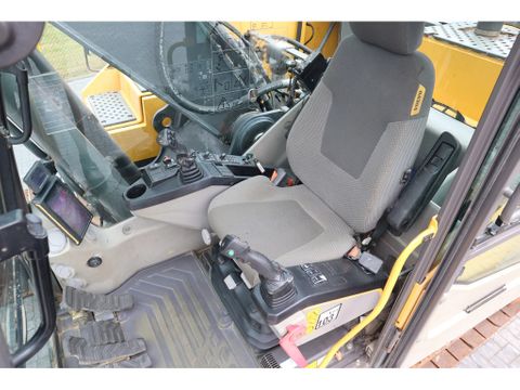 Volvo
| QUICK COUPLER | BUCKET | Hulleman Trucks & Machinery B.V. [14]