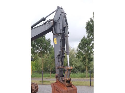 Volvo
| QUICK COUPLER | BUCKET | Hulleman Trucks & Machinery B.V. [8]