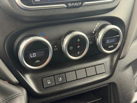 Iveco Bakwagen Laadklep Zijdeur Automaat Airo Navi Cruisecontrol EURO 6 | Van Nierop BV [12]