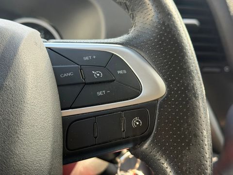 Iveco Bakwagen Laadklep (1000KG) Zijdeur Automaat Airo Navi Cruisecontrol EURO 6 | Van Nierop BV [15]