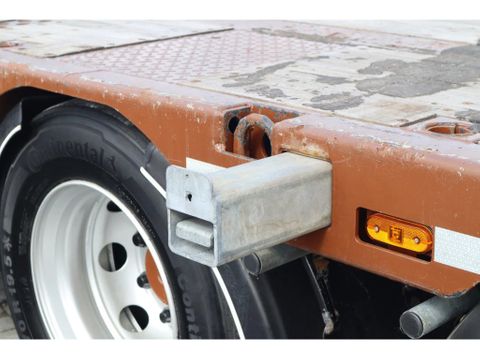 HRD
STLM 3N | 3-AXLE | SLIDING RAMPS | STEER & LIFT AXLE | Hulleman Trucks & Machinery B.V. [12]