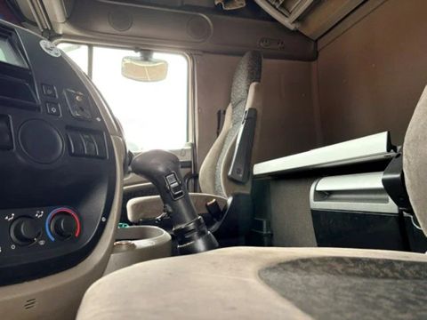 DAF SUPERSPACECAB (EURO 5 / ZF16 MANUAL GEARBOX / MX-BRAKE / 2x DIESELTANK / FRIDGE UNDER BED / AIRCONDITIONING) | Engel Trucks B.V. [9]